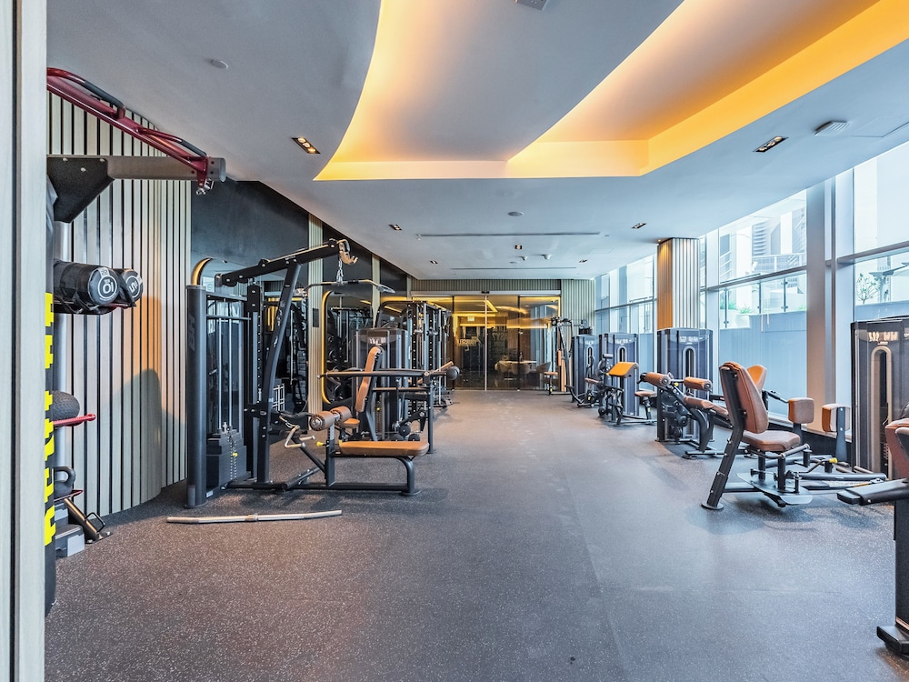 Luxury Spacious Condo in the Iconic Park Towers