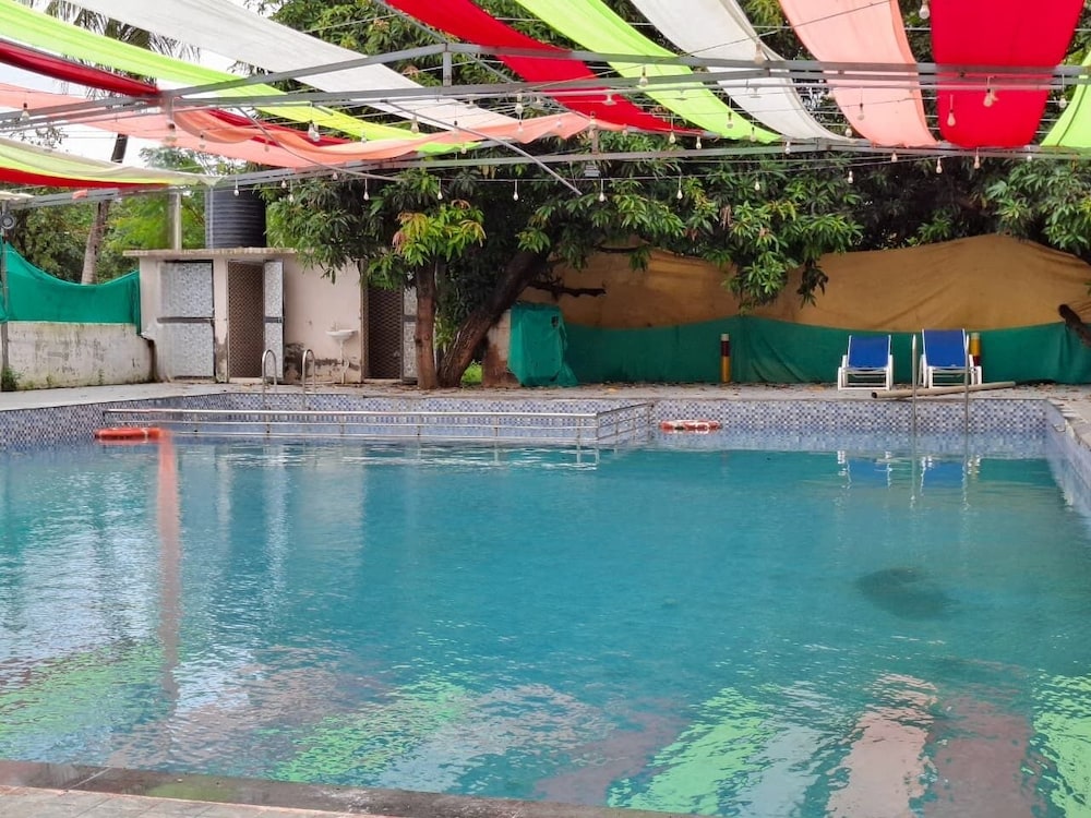 Darsh Resort