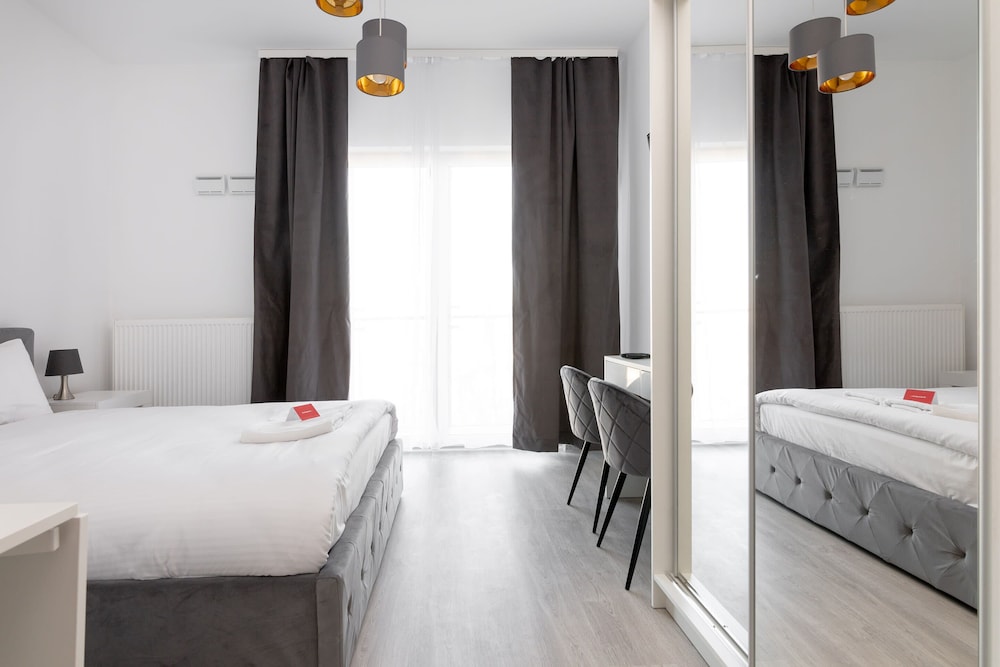 Wola Chic Grey Studio view 5