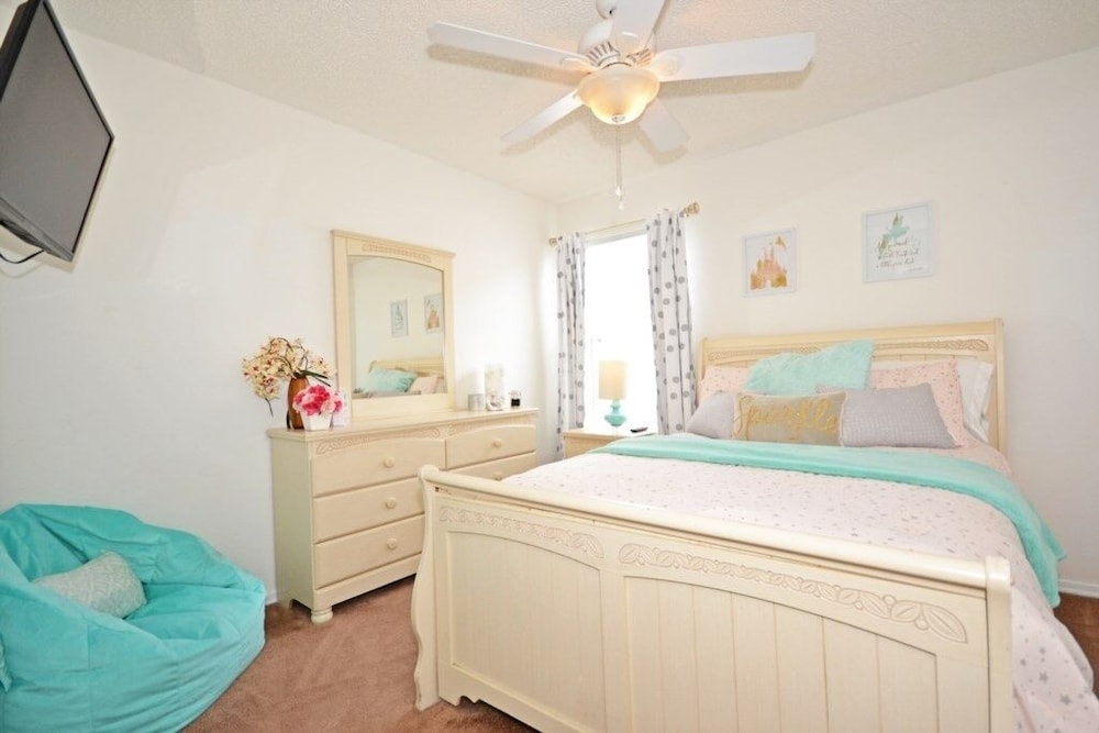 Dream Come True 7 Bedroom Home by Redawning view 5