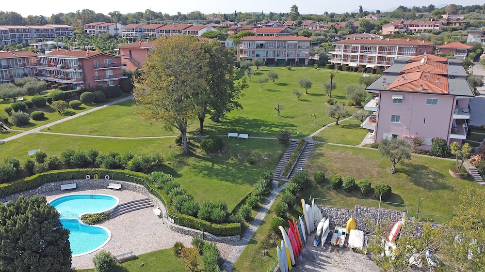 Specchio sul Lago