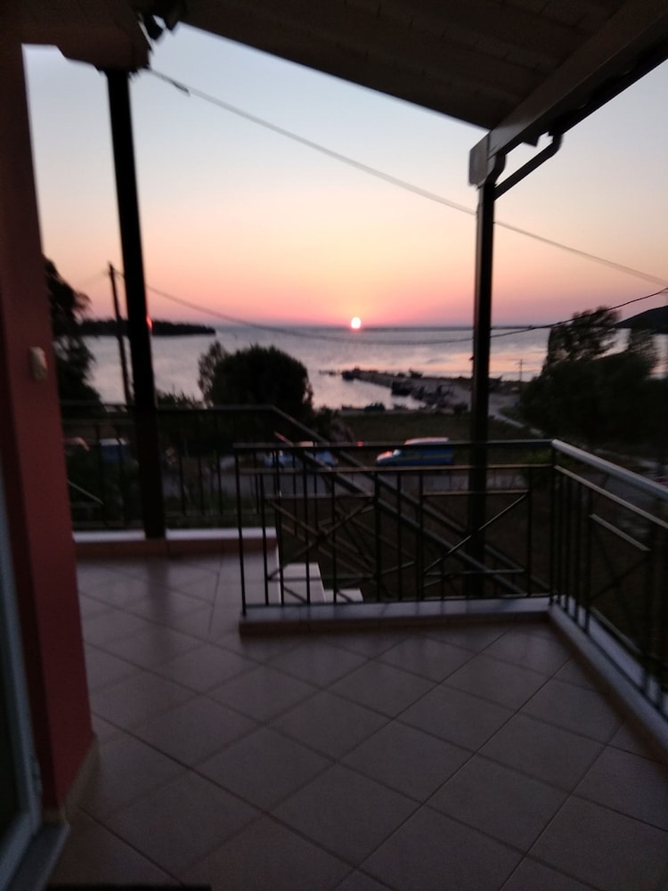 Nikolas House Beside the sea Next to Lefkada