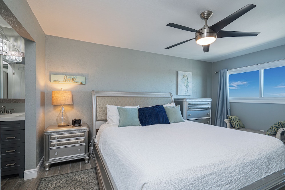 Mariners Retreat High Rise Beach Living in Pcb! view 4