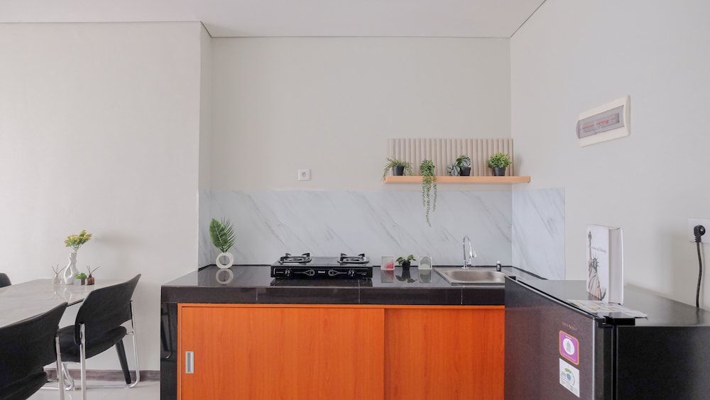 New Furnished And Elegant 2Br At Nifarro Park Apartment