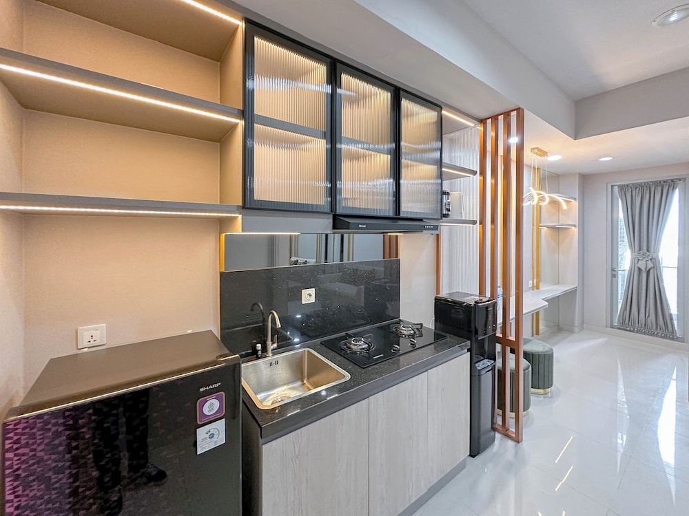 Comfortable Stay And Strategic 1Br At Grand Sungkono Lagoon Apartment