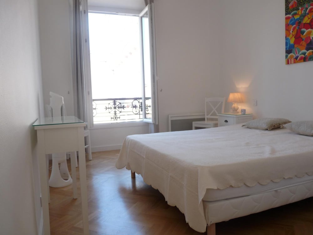 Two Bedrooms in the Center of Cannes 500 Meters From the Palais des Festival and the Croisette - 1934