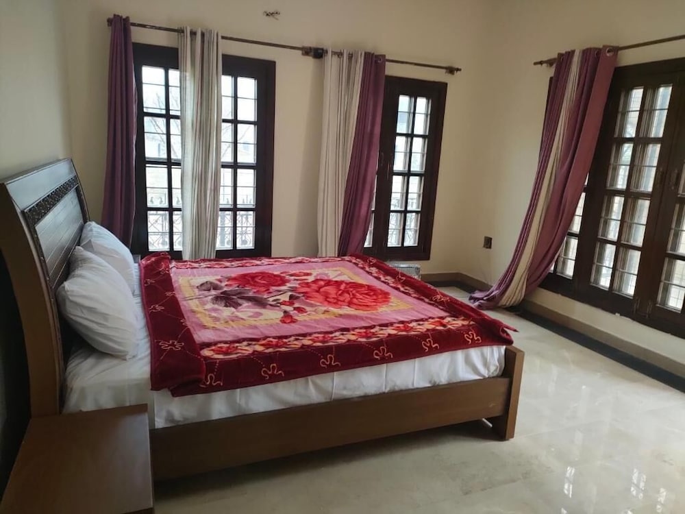 GB Lodging House Islamabad view 3
