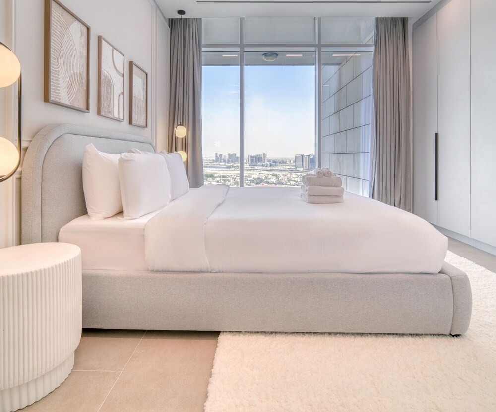 Luxe and Modern Duplex in Difc
