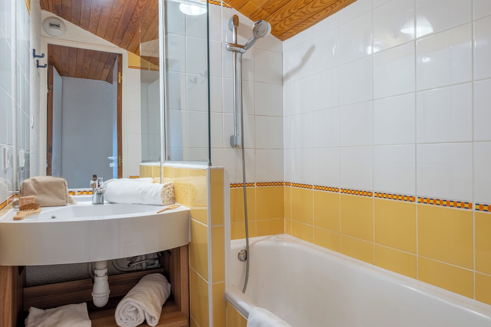 Les Allues Vacations - Pierre  Vacances Residence Les Sentiers du Tueda - Property Image 2