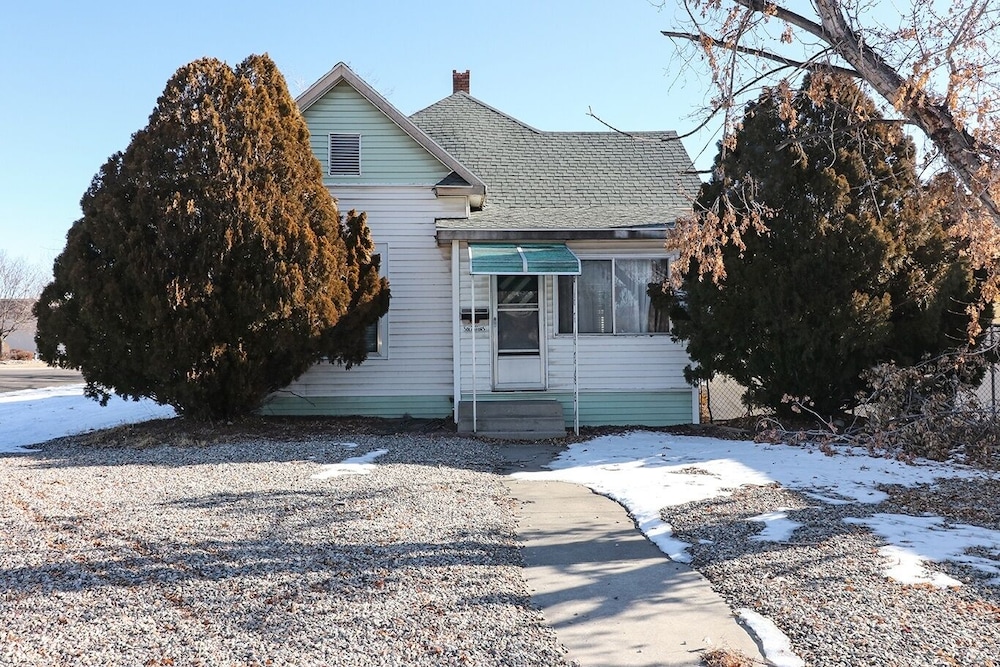 Vintage Parlor 2 Bedroom Home