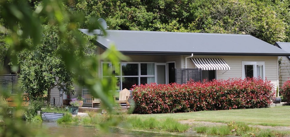 Revive On Oakview Boutique Accommodation and Spa