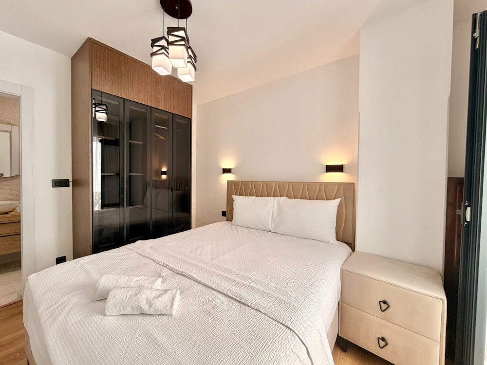 Lunamare Apartments