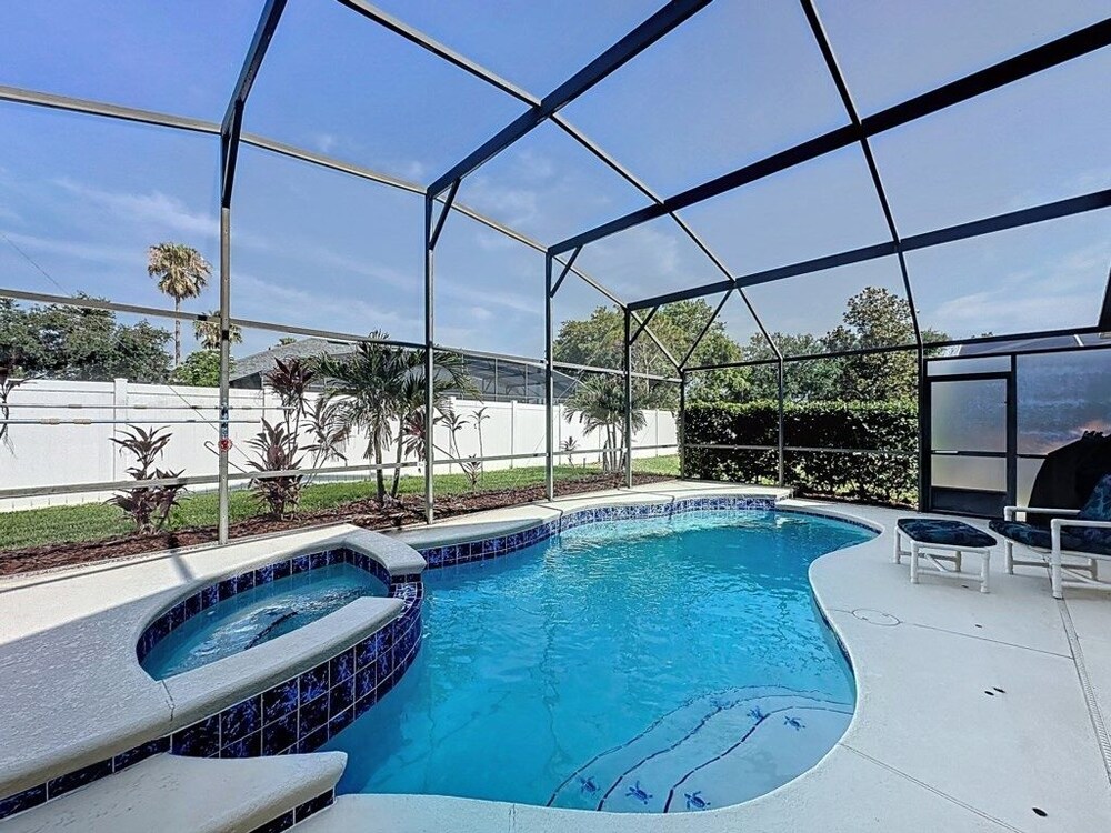 Spacious 4 Bed Villa With Pool/spa And Game Room 4 Bedroom Villa