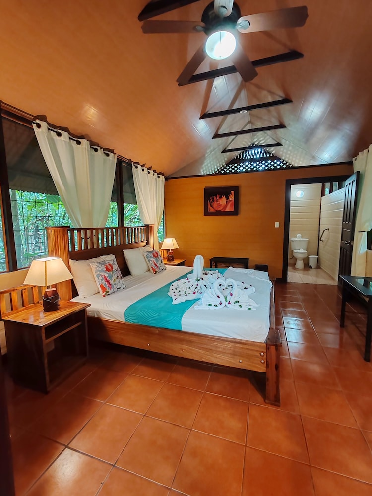Aninga Lodge