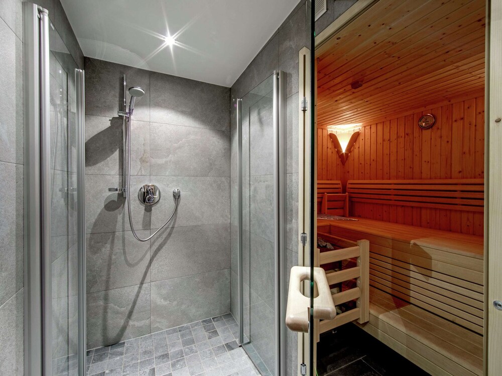 Luxurious Apartment With Sauna, Garage, Roof Terrace