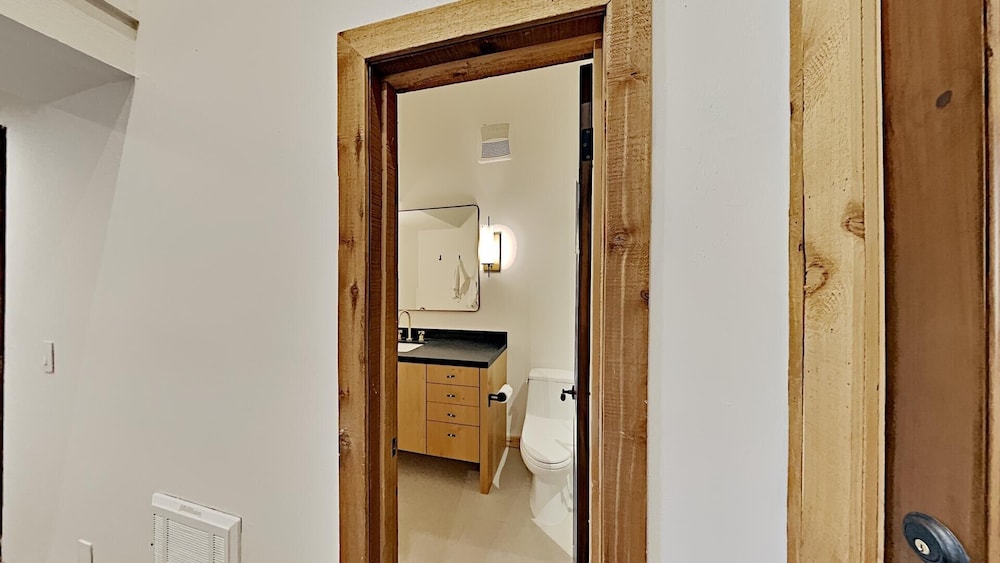 Beautifully remodeled 3 Bedroom Condo view 3