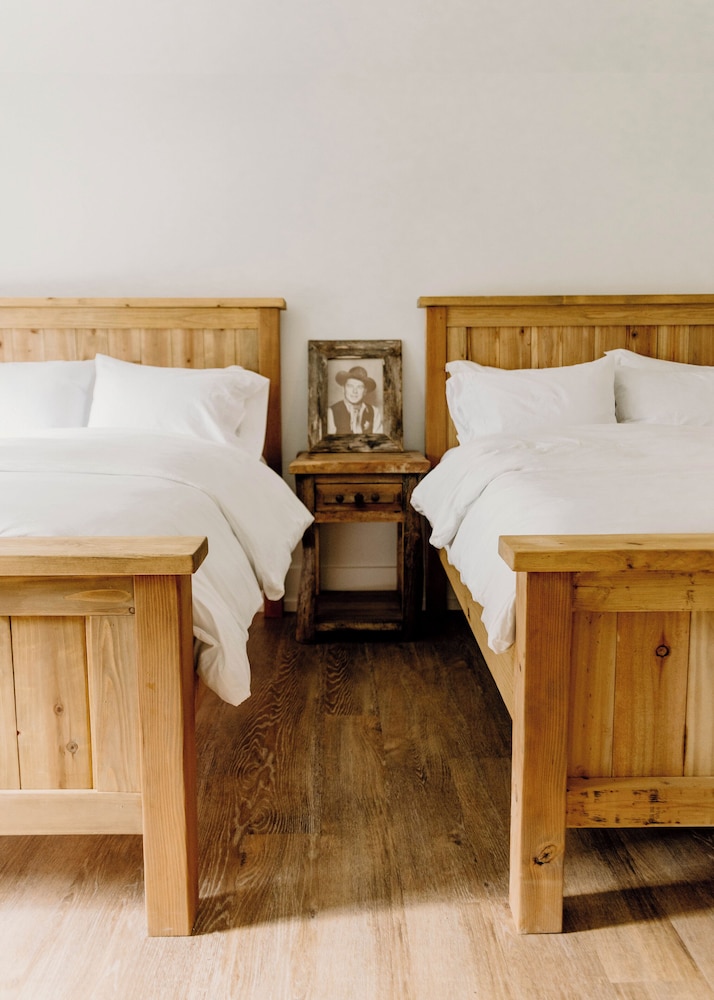 The Hotel Henry