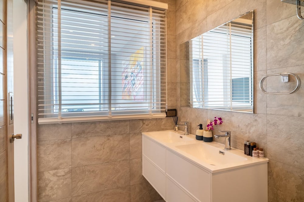 2bed SeaView Apartment in Bang Por KBR36