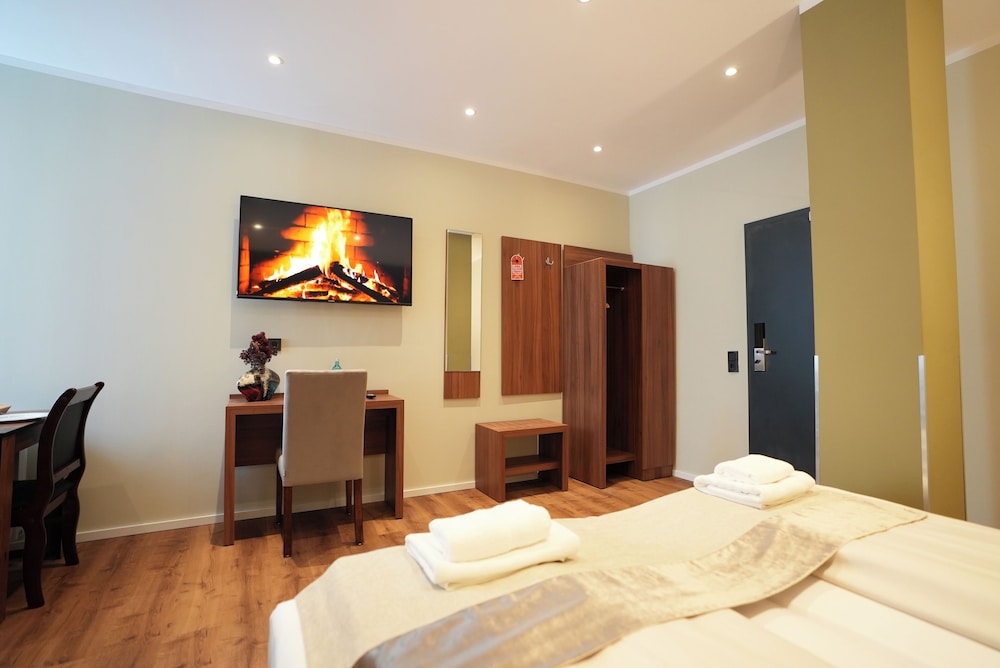 Frankfurt Vacations - Hotel Attache - Property Image 142
