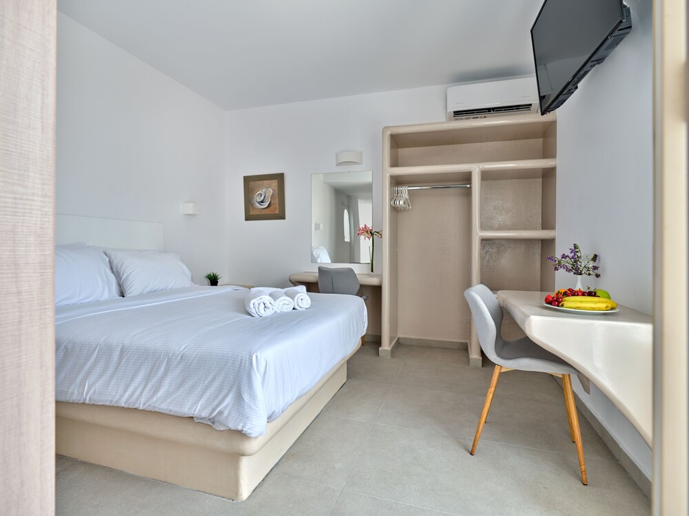 Bedspot Apartments Paros view 5