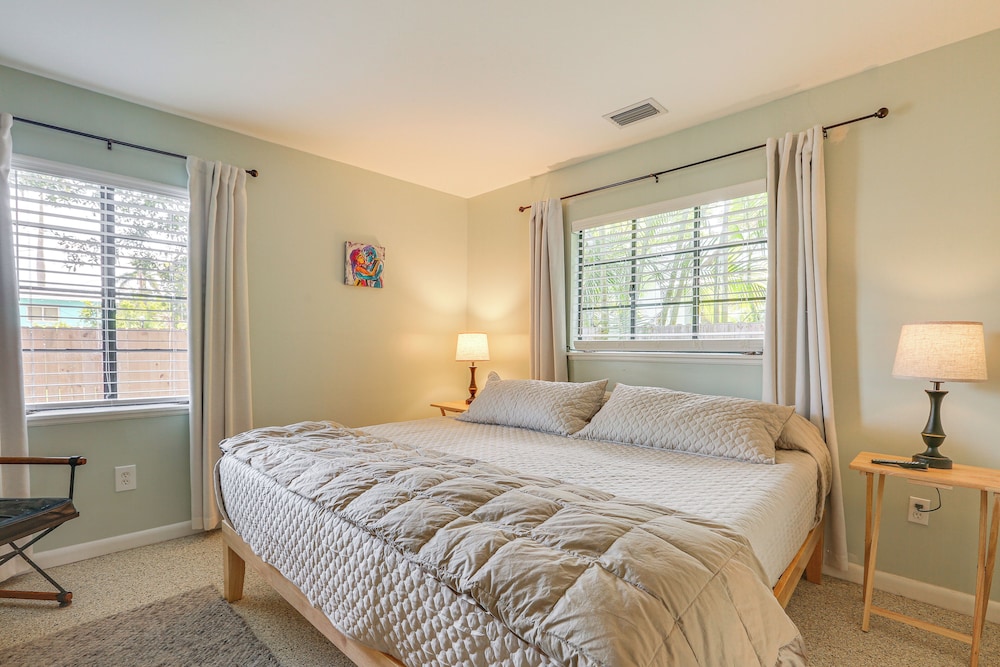3 Mi to Dtwn Fort Myers: Apt w/ Outdoor Space