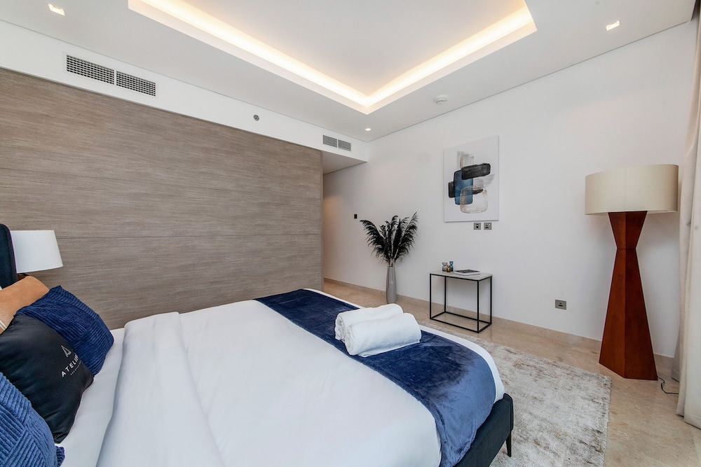 Luxe 3BR with Burj Khalifa view