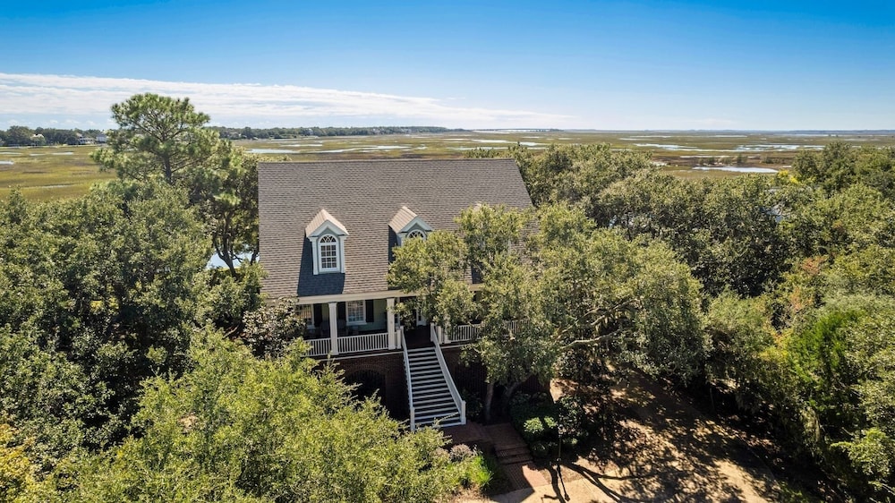 Secluded Creekfront Home 5 Bedroom Home by Peace Vacations