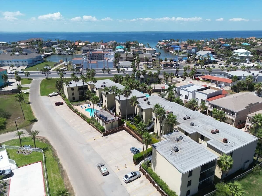 2 Levels Pool Near Beach 2 Patios 2 Bedroom Apts