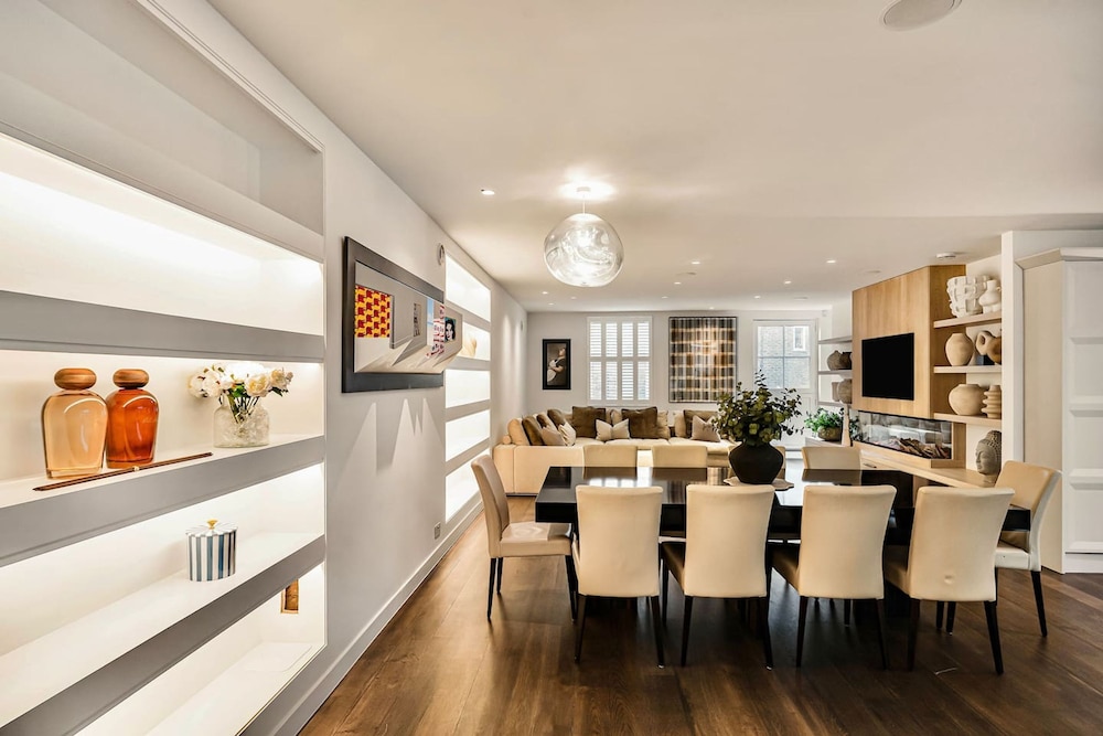 London Mews Home w Glass Atrium Terrace