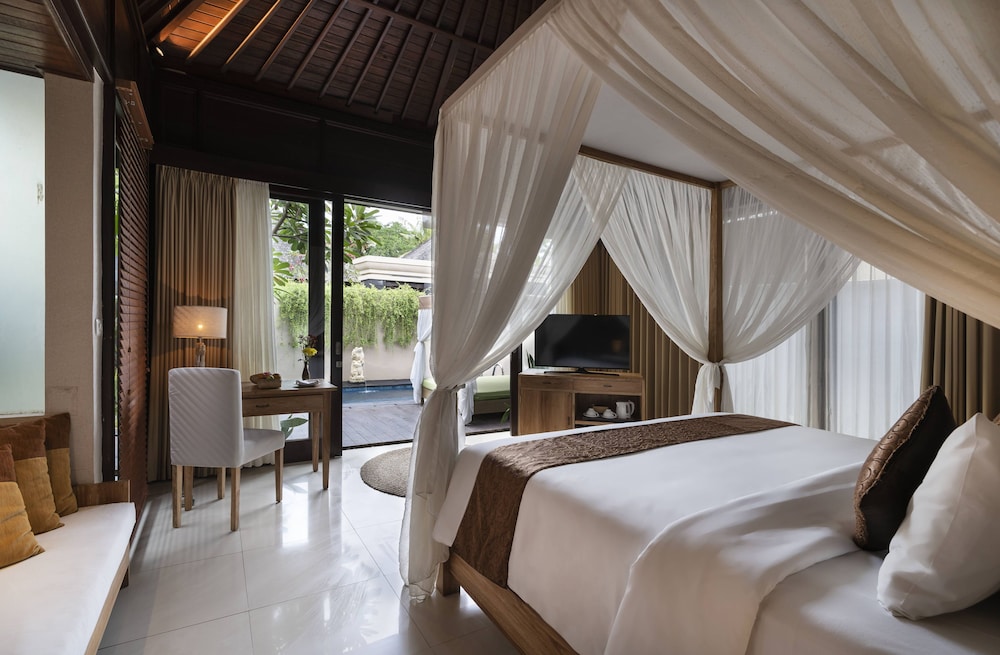 d'Nusa Beach Club and Resort 7