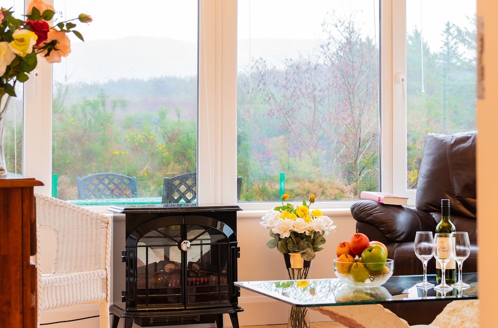 Lovely Home Just a 2 Minute Walk From Sneem Village