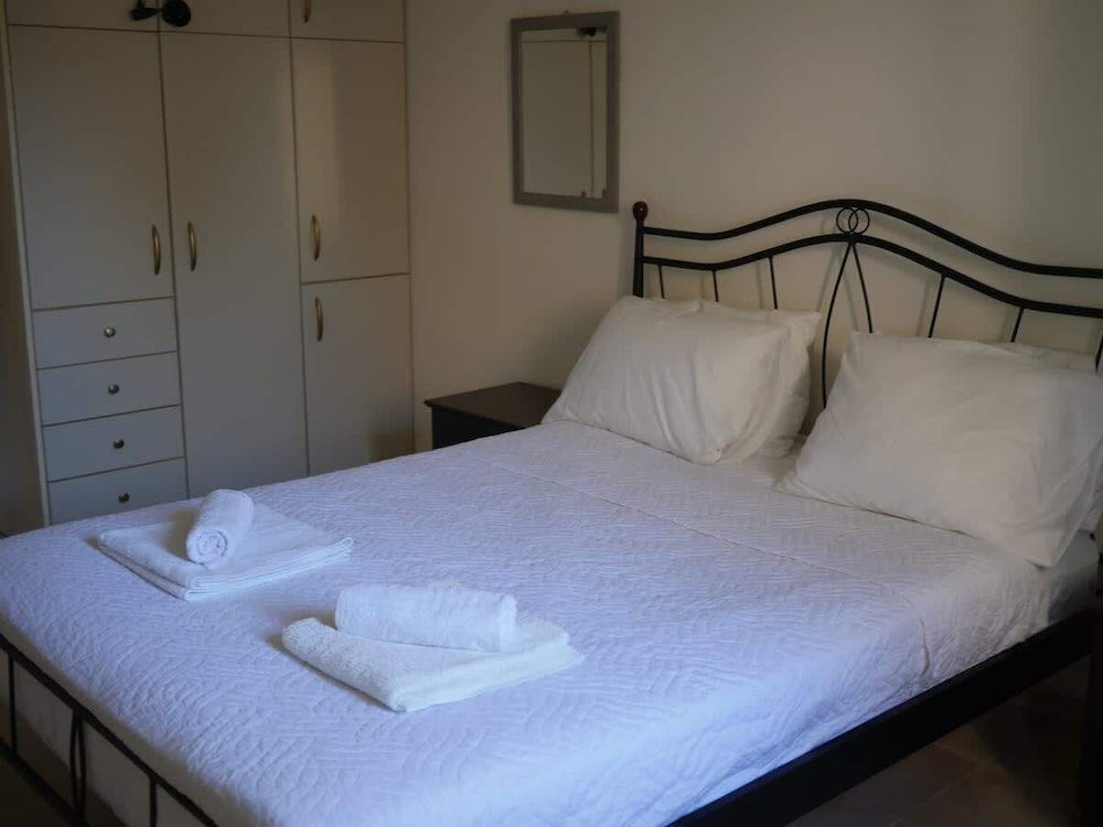Cassiopeia 5 BR Villa on beach with pool