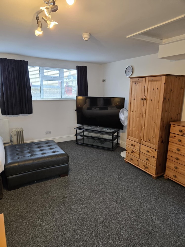 Q Accommodation