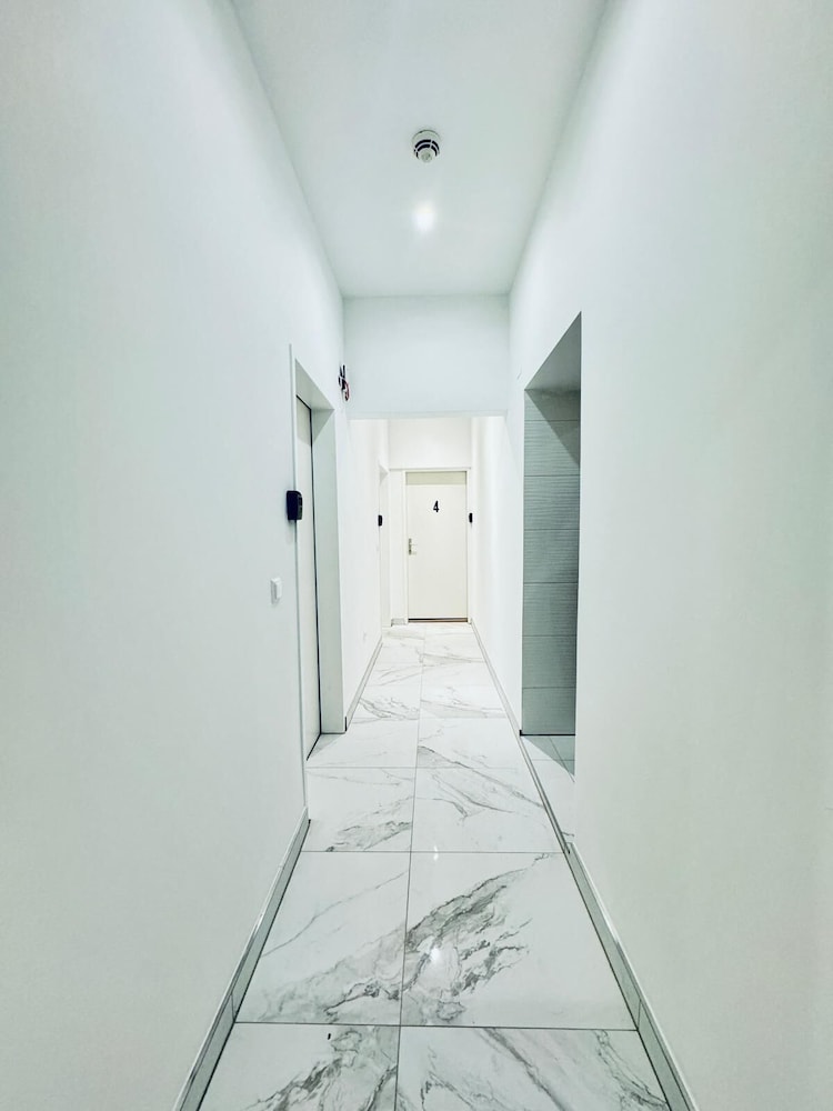 Elegant Five Bedroom Residence Alterlaa