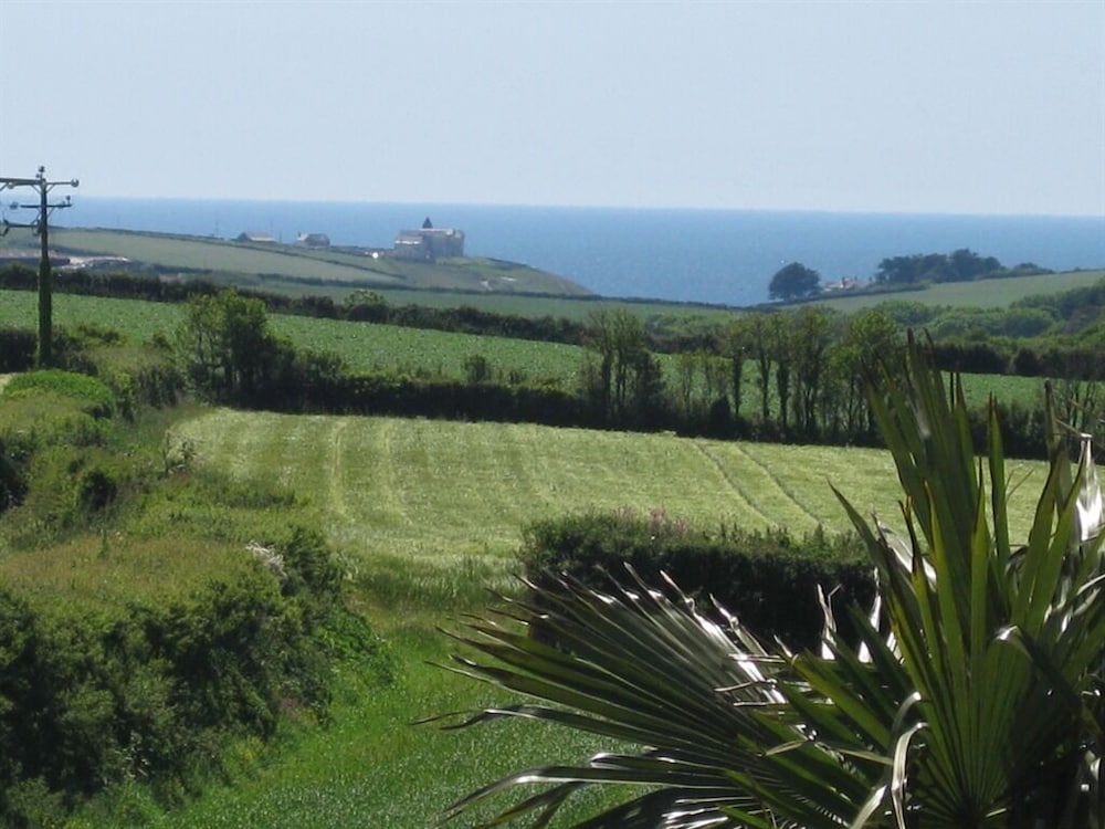 Tregaddra Farmhouse B&B