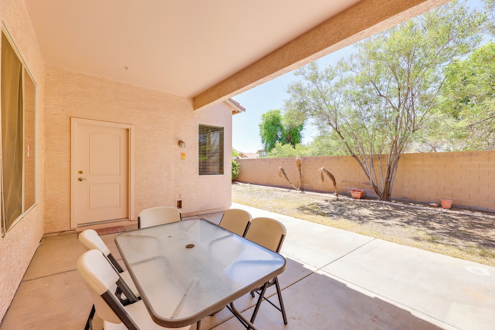 3 Mi to Santan Village: Home w/ Covered Patio