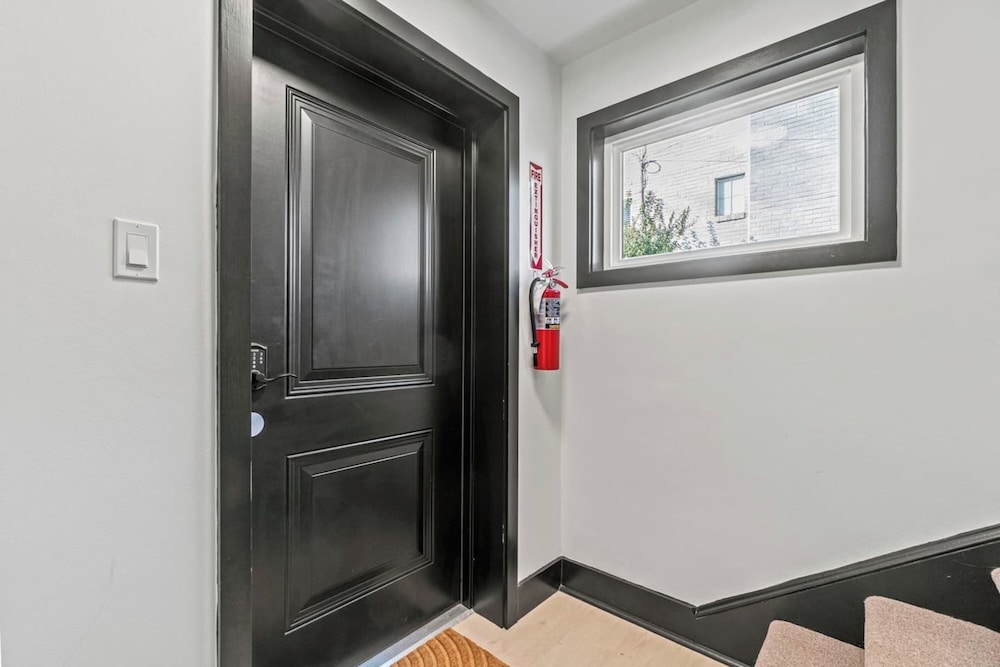 Elegant Condos in Arlington view 5
