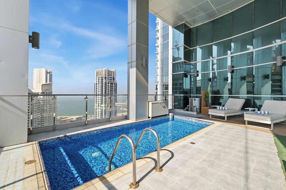 Penthouse Private Pool and Yacht Views