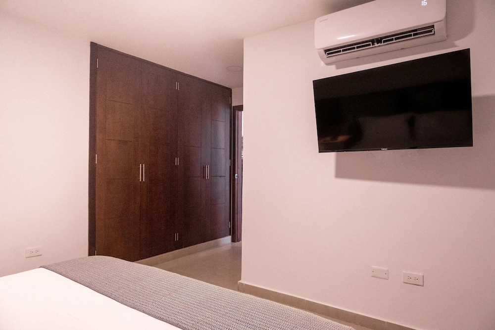 w Glorious 2BR w AC in Cartagena