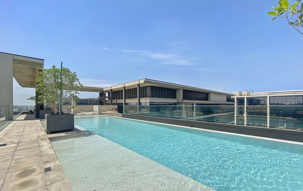 WelHome - Luxury Living in Dubai's City Walk Building 5