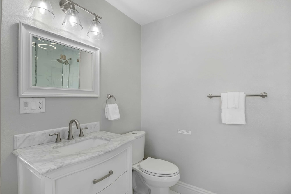 Bordeaux by Avantstay Private Pool, Hot Tub & Game Room Near Temecula