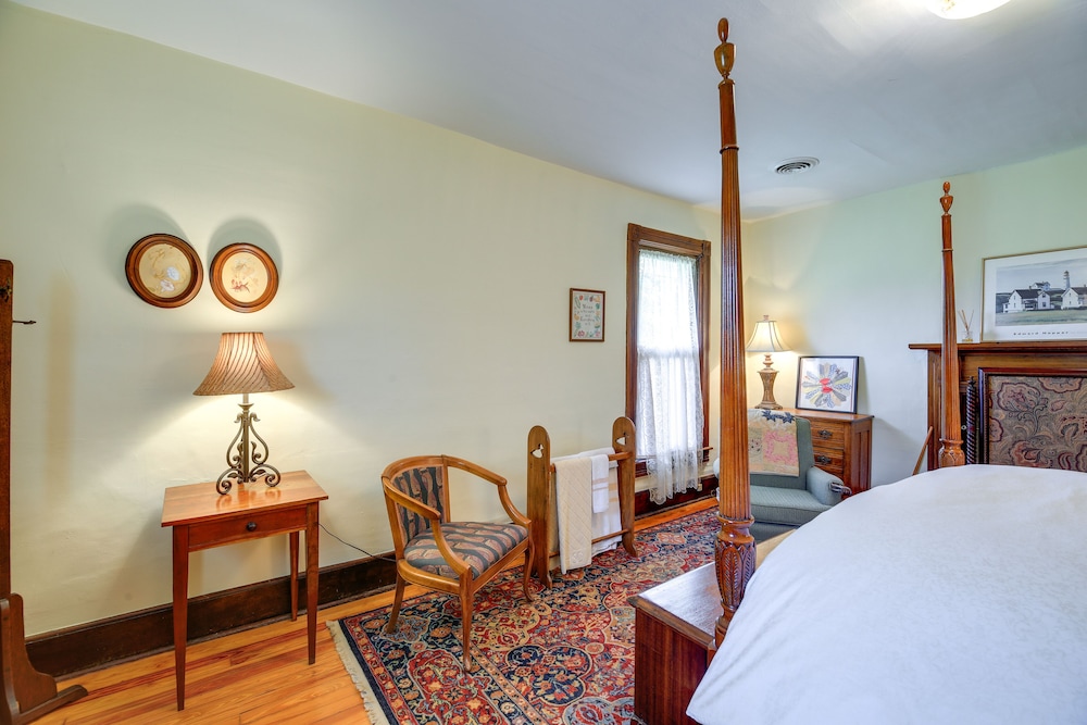 3 Mi to South Holston Lake: Home w/ Mtn Views view 4