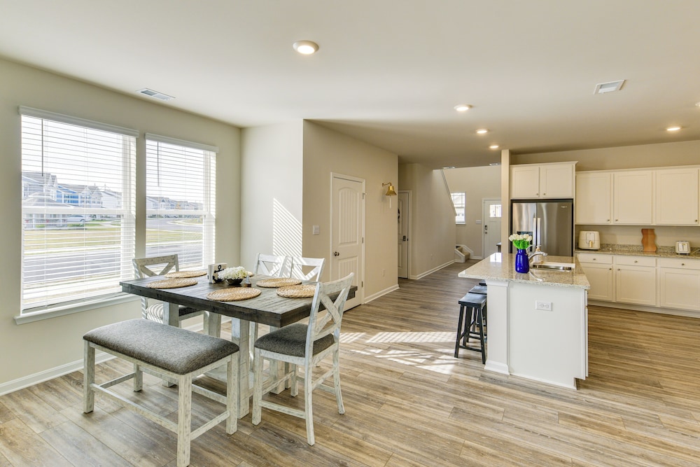 5 Mi to Bethany Beach: Home w/ Pool + Gym Access!