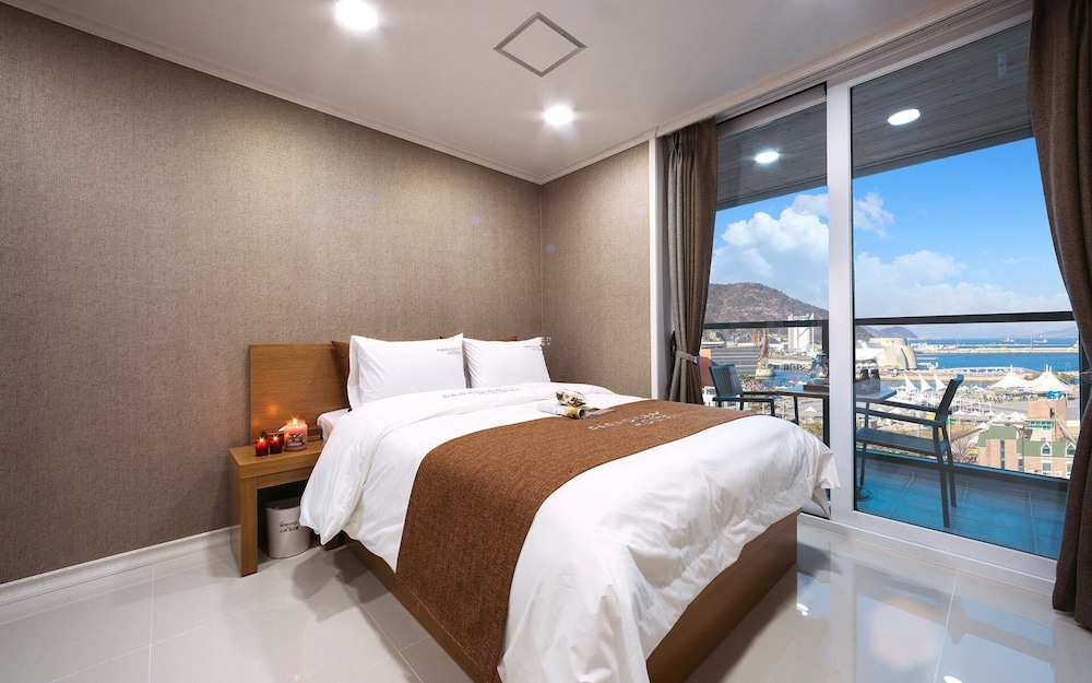 Yeosu Paradise Spa Pension