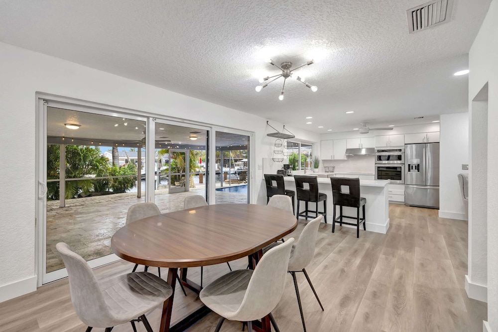 Waterfront Paradise Chic 3 BDR