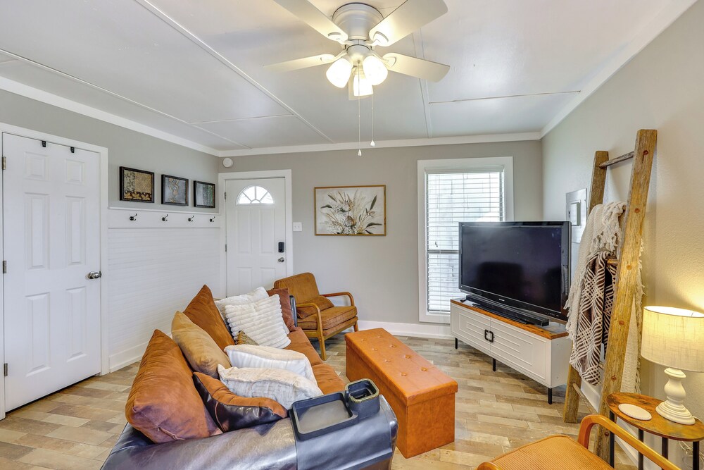 Pet-friendly Studio w/ Yard & Fire Pit in Vilonia!