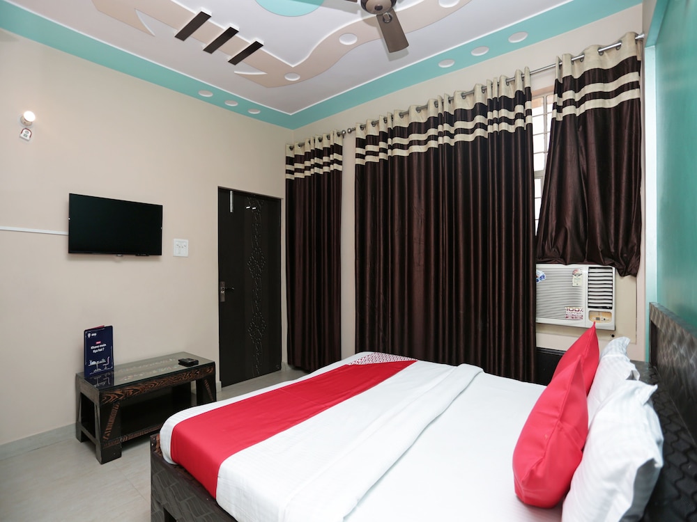 OYO 13388 Hotel Virgo