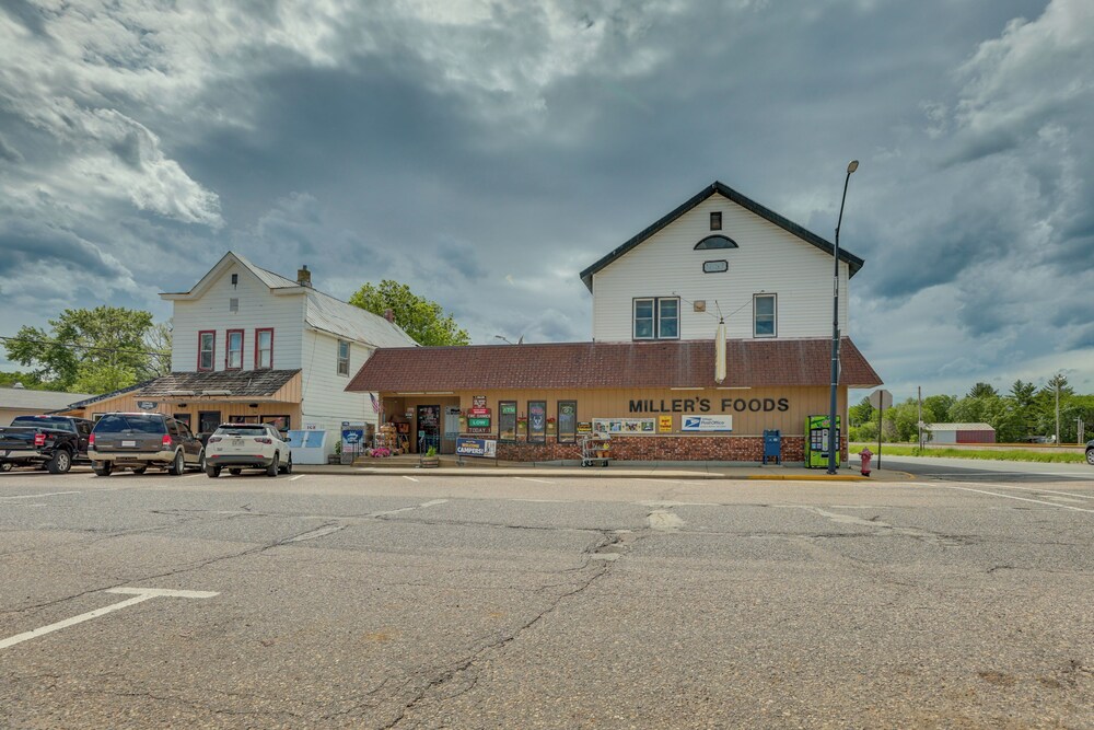 Lyndon Station Retreat ~ 9 Mi to Wisconsin Dells! view 4