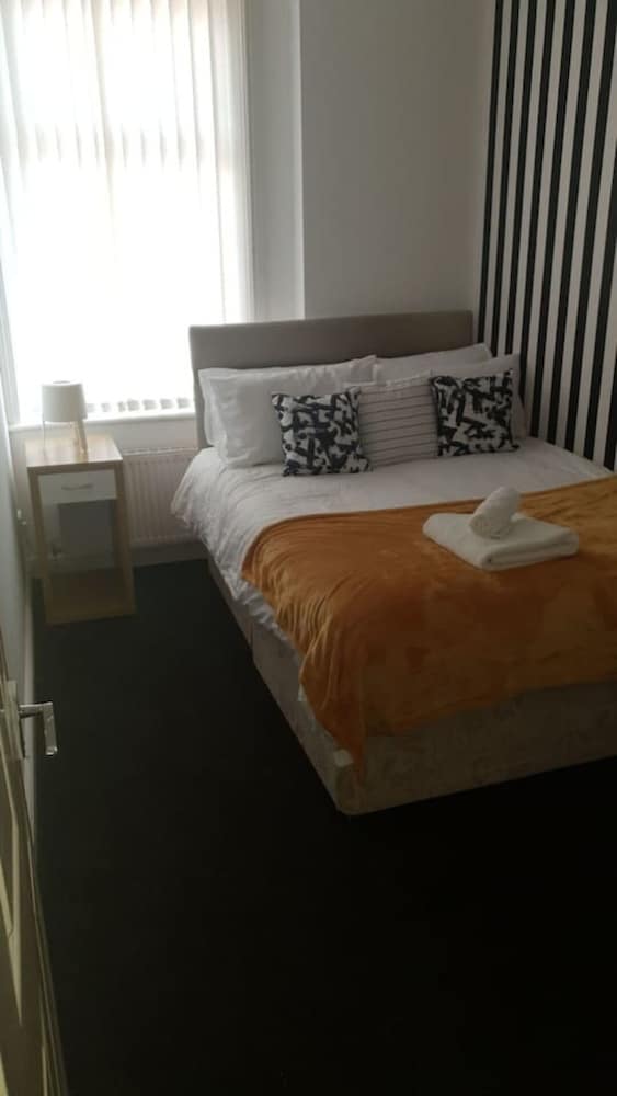 Gateshead's Amethyst 3 Bedroom Apt, Sleeps 6 Guest view 2