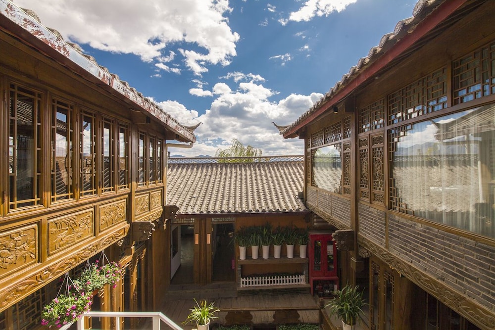 Hua Zhu Fansu Yunju Homestay